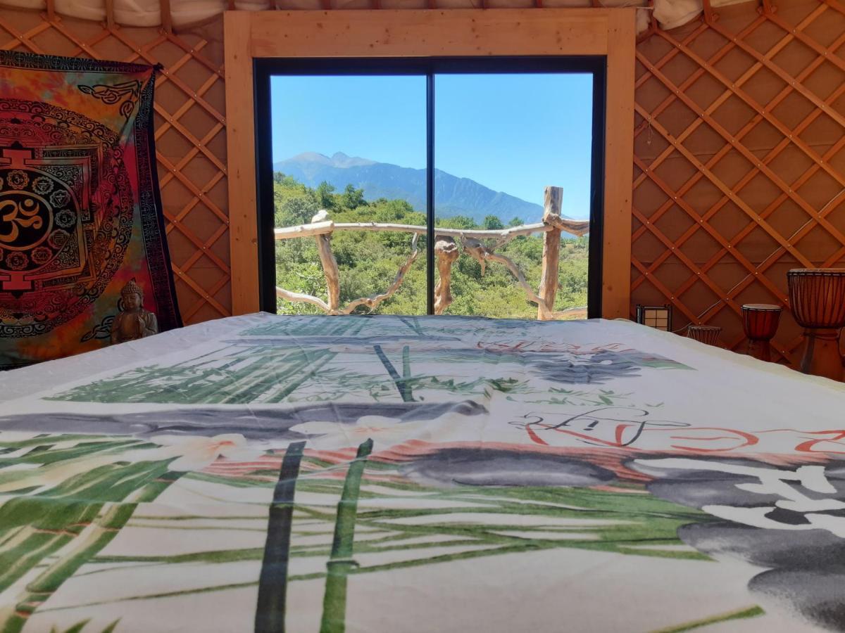 Rigarda Yourte Contemporaine Avec Magnifique Vue Sur Les Montagnes מראה חיצוני תמונה